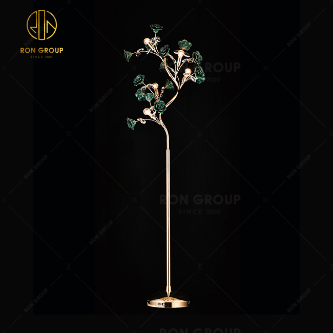 Modern Ceramic Rose Flower Floor Lamp For Hotel Wedding Decorative Golden Floor Lamp