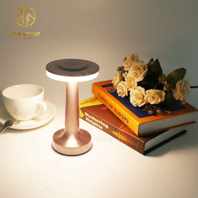 Touch Adjustable Restaurant Modern Metal Aluminum Rechargeable Wireless LED Table Lamps For Restaurant